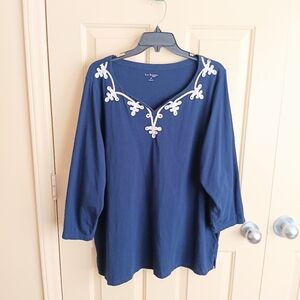 Kim Rogers Women Size 2X Deep Blue Embroidered Top Blouse